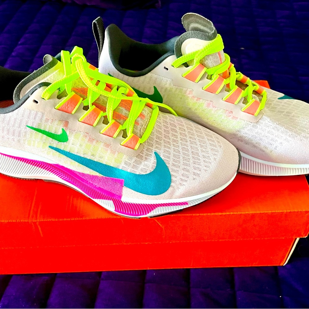 NWT Nike Air Zoom Pegasus 37. Women’s size 8